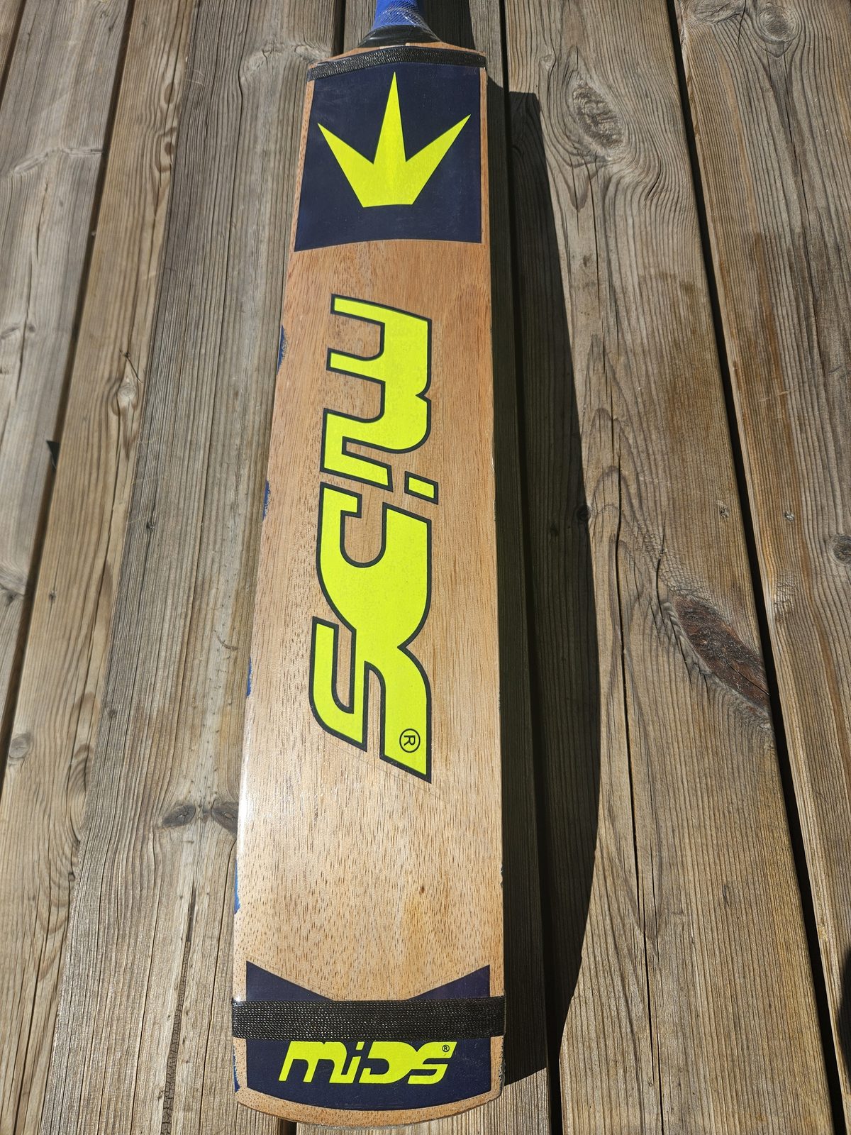 MIDS Coconut Edition 7 tape ball bat, face view
